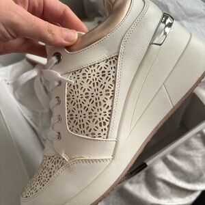 Aldo Cream and Gold Women's Sneakers